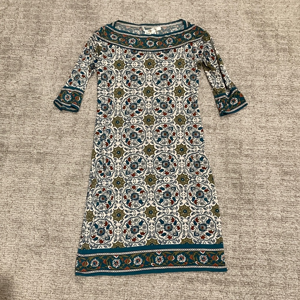 XS Max Studio Green and Blue Patterned Elbow Sleeve Dress